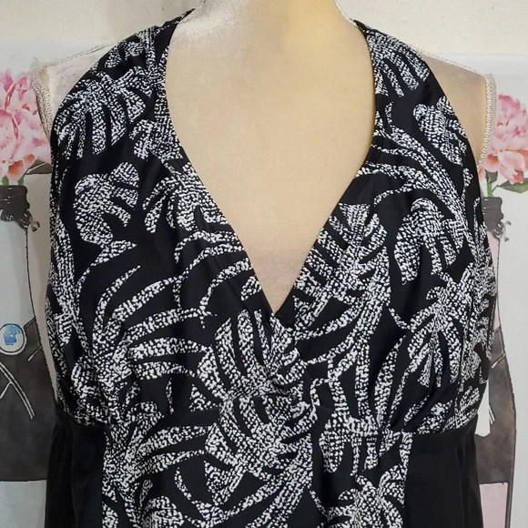 Island Escape Black and White One Piece Swimsuit - Picture 2 of 15